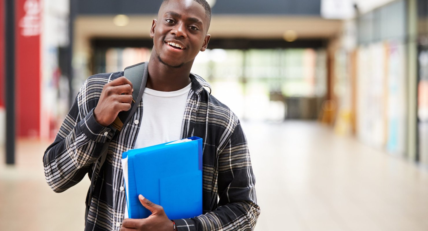 Bachelor in International Relations & Political Science (Paris)