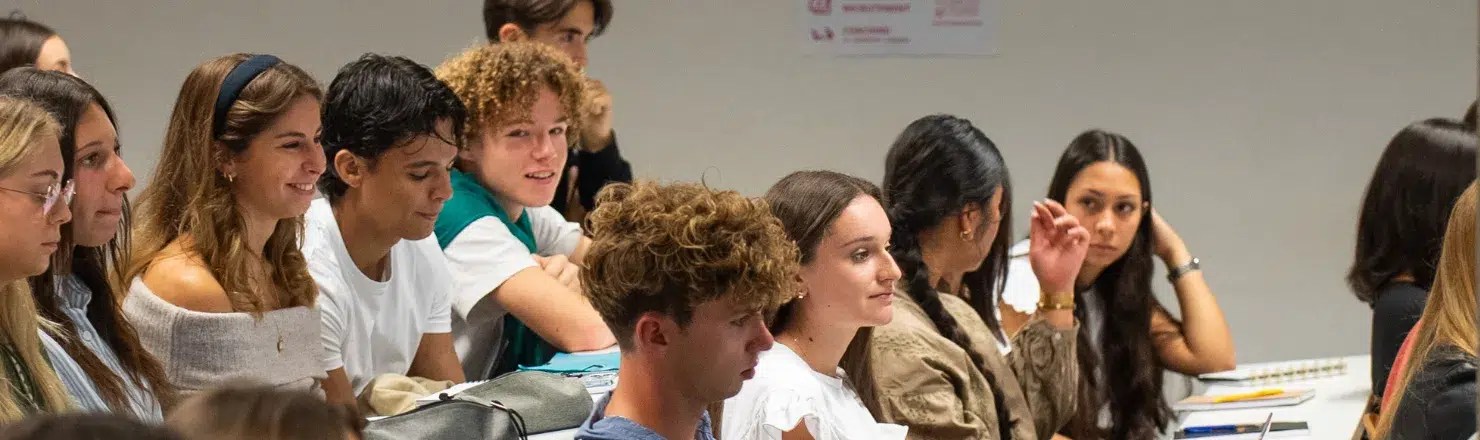Classe d’étudiants d'HEIP en cours